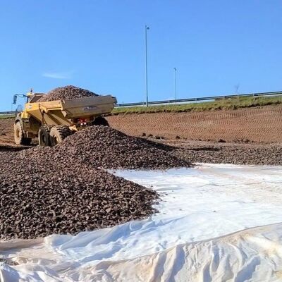 工業用ポリプロピレンPET織布ジオテキスタイル 300g 耐久性 河川堤防用