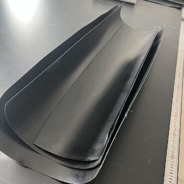 1.5mm HDPE ゲオメムラインライナー 鉱山堆の流出パッドのための特殊化学抵抗性