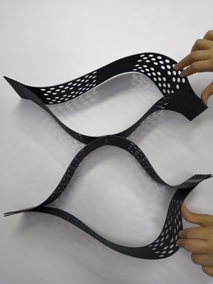 黒いHDPE Geocell Geotechは砂利の私道のペーバー斜面の保護のために格子がつく