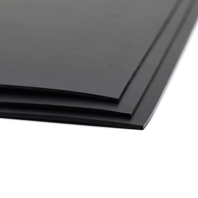 2.0-3.0% カーボン ブラック含有量の 15MPa 引張強さ HDPE ジオメンブレン ライナー