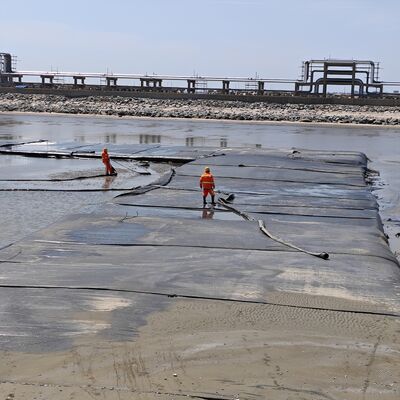 地方自治体の汚泥処理プロジェクト向け高透水性ジオテキスタイル排水チューブ